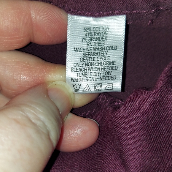 Womans Petite Isaac Mizrahi Live! Straight Leg Pants Spiced Wine Plus Size 22WP - Picture 6 of 7